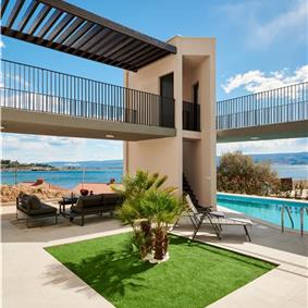 6 bedroom villa with heated pool near Omis, sleeps 12